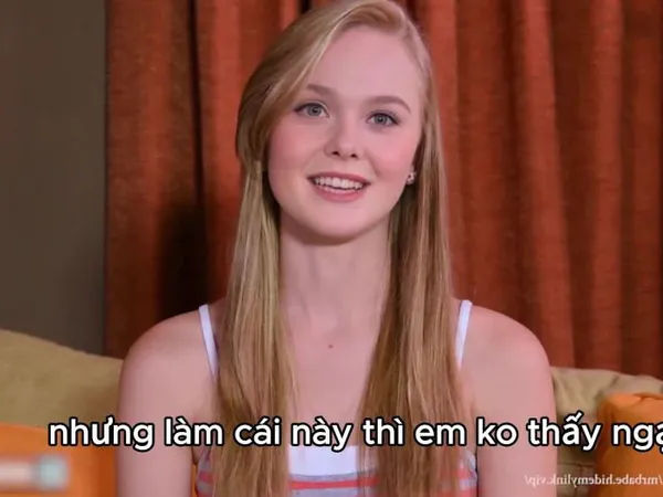 Em rất ngại khi bị quay phim, nhưng lúc đụ thì em không thấy ngại video